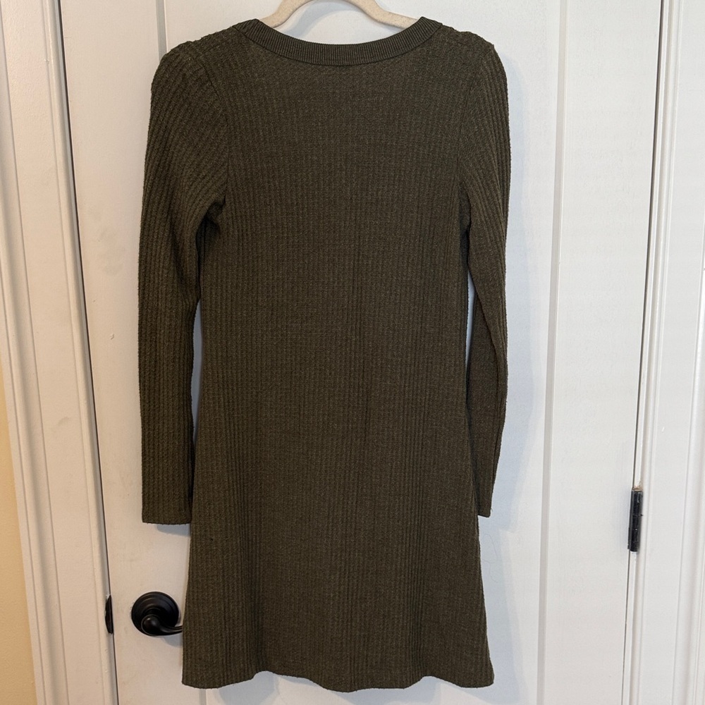 American Eagle Outfitters Ribbed Button-Down Dress in Olive Green - Picture 6 of 6